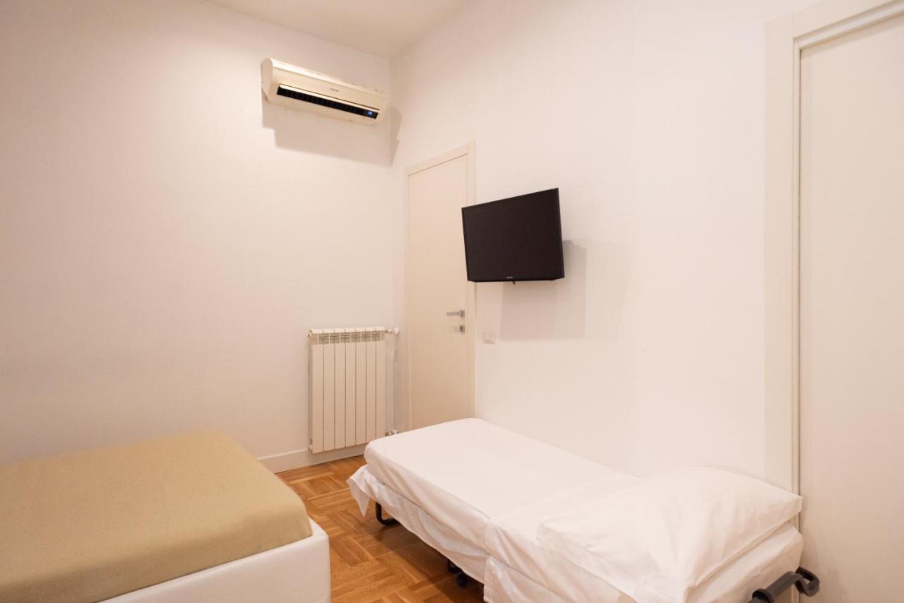 Pignatelli Rooms Napoli Bagian luar foto