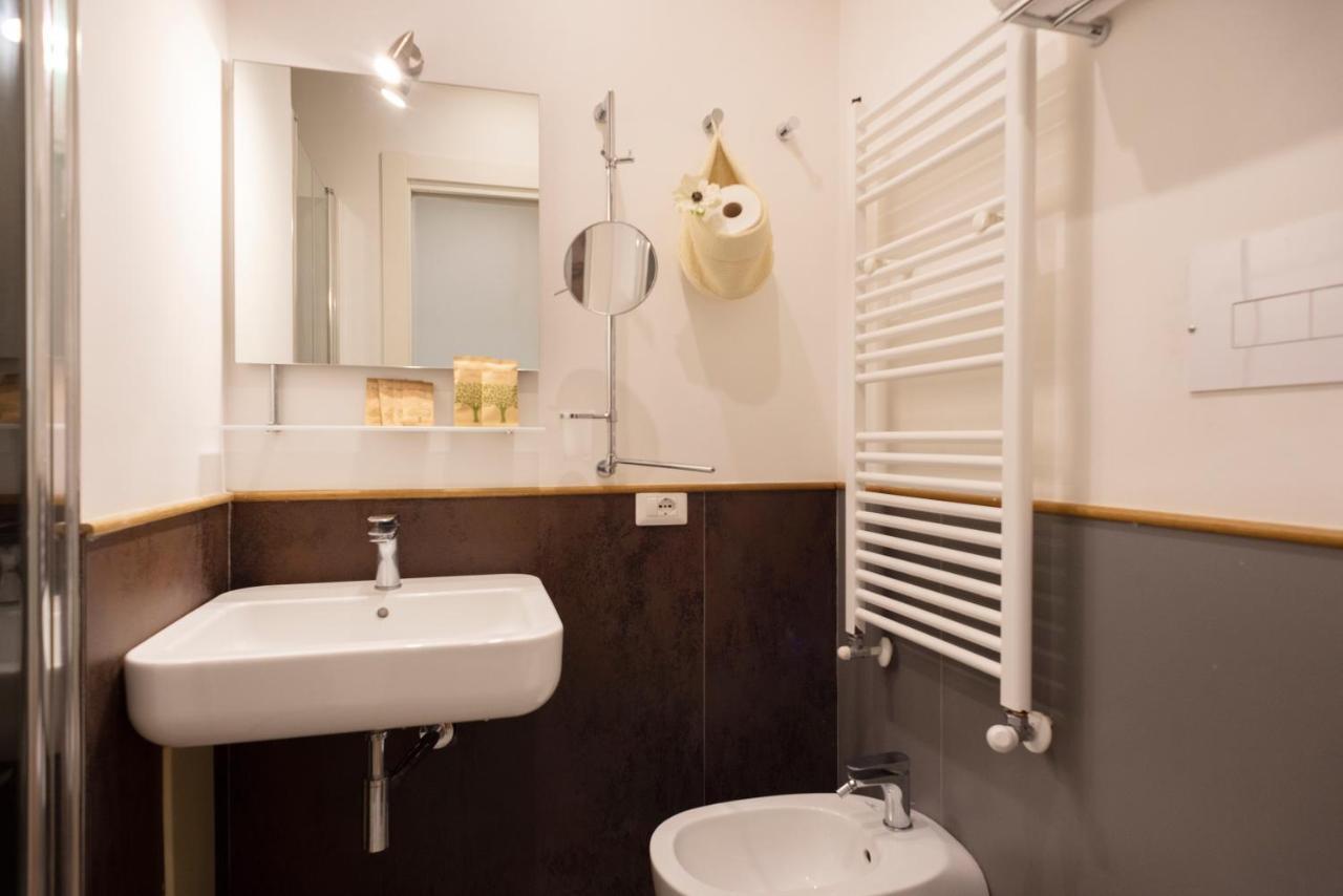 Pignatelli Rooms Napoli Bagian luar foto
