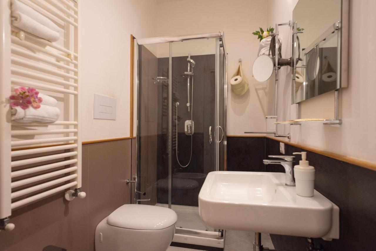 Pignatelli Rooms Napoli Bagian luar foto