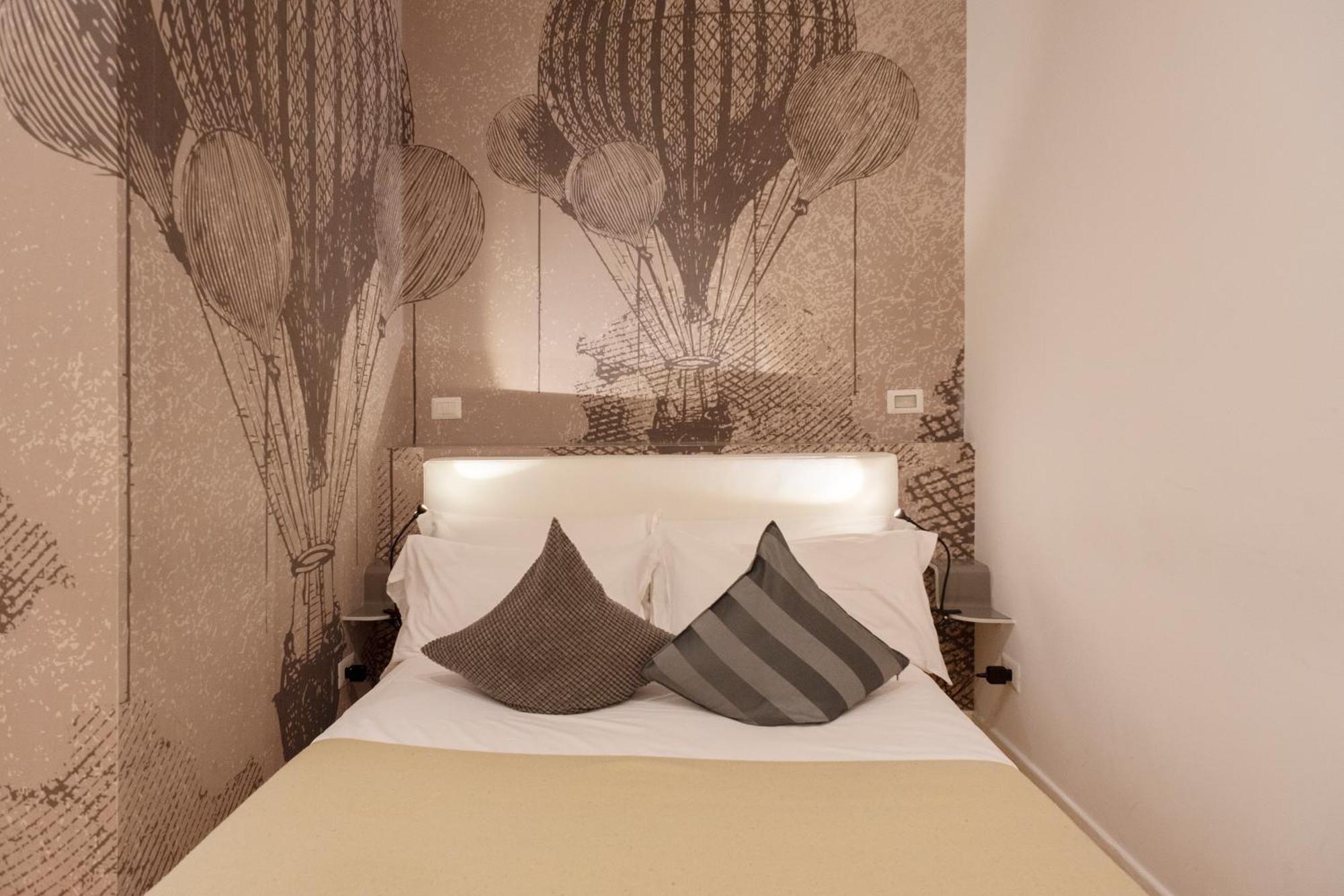 Pignatelli Rooms Napoli Bagian luar foto